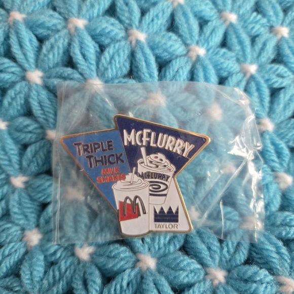 Vintage McDonald's McFlurry Hard Enamel Pin Gold Metal - Picture 2 of 4